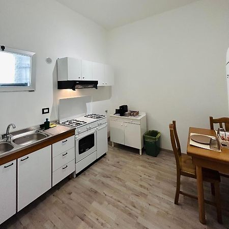 Apartamento Essential House Bríndisi Exterior foto
