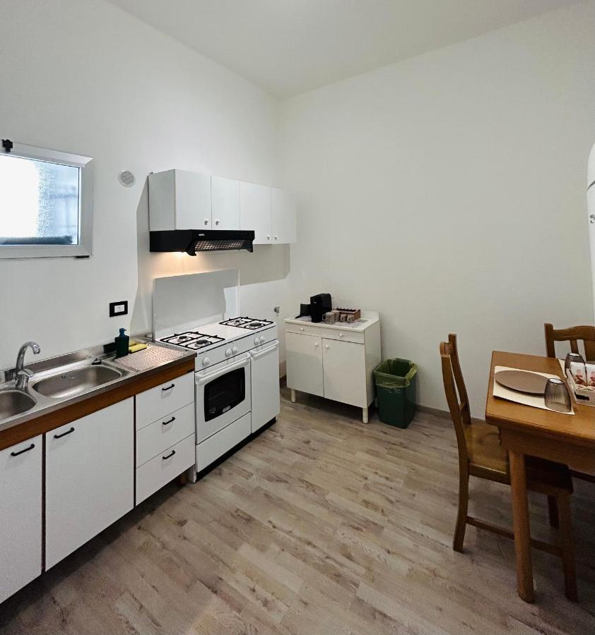 Apartamento Essential House Bríndisi Exterior foto